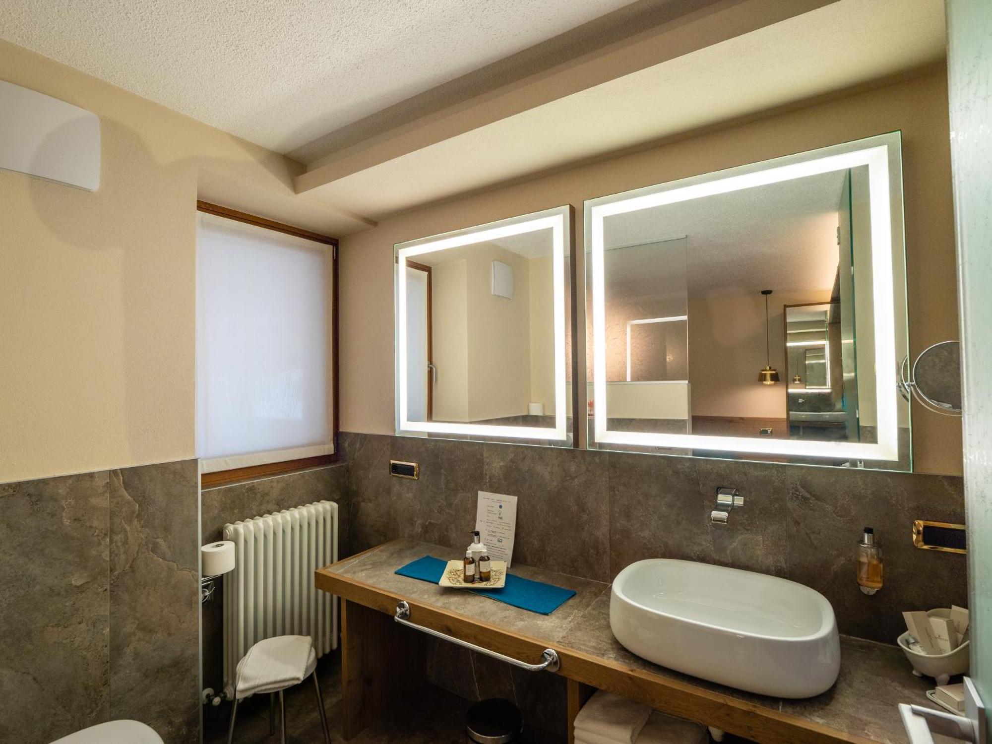 Hotel Cervo ลีวินโญ ภายนอก รูปภาพ
