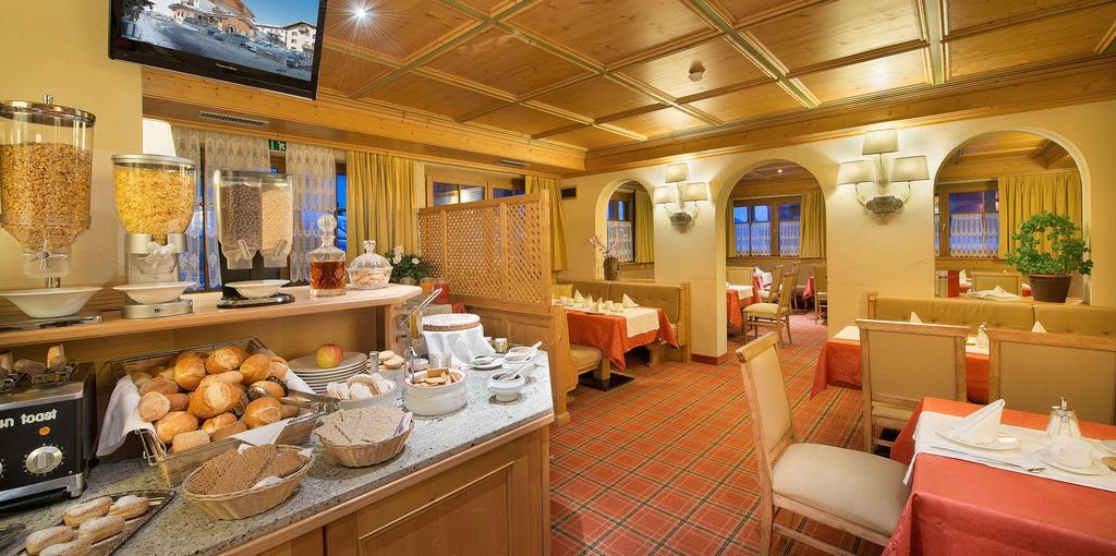 Hotel Cervo ลีวินโญ ภายนอก รูปภาพ