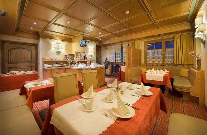 Hotel Cervo ลีวินโญ ภายนอก รูปภาพ