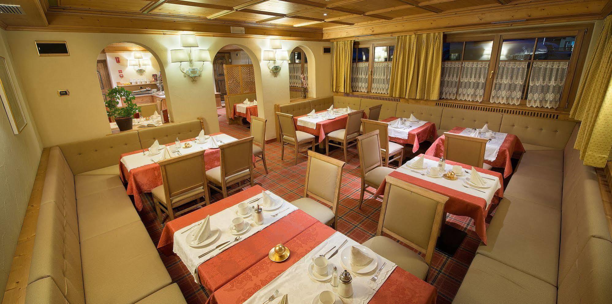 Hotel Cervo ลีวินโญ ภายนอก รูปภาพ